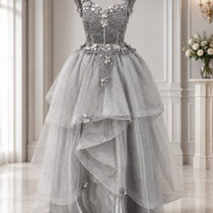 Vestido tono grisaceo frio