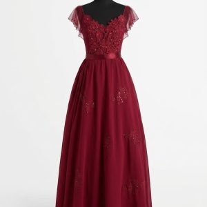 Vestido de fiesta largo en tono rojo borgoña
